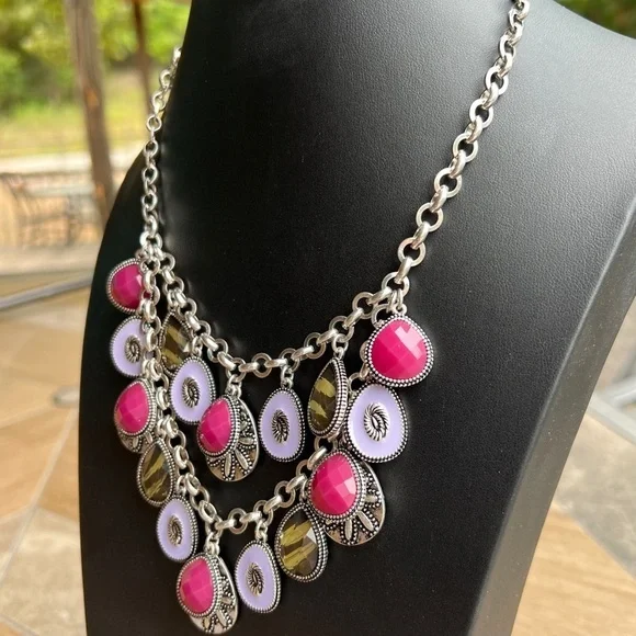 Premier Design Stunning Purple Multi-Strand Bib Necklace Silver Purple Green Tea - Picture 3 of 6